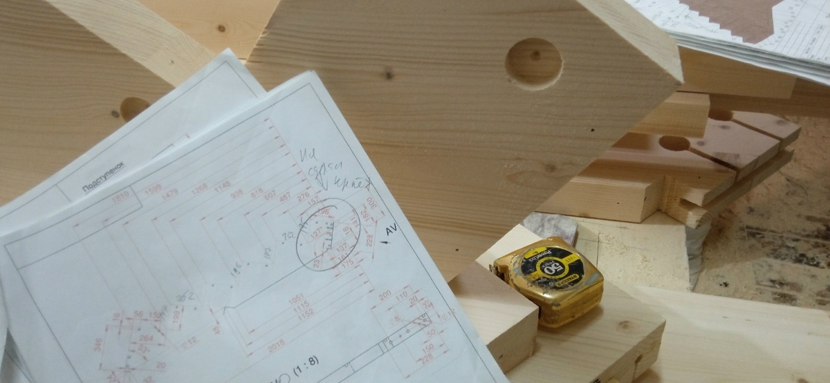 Чертёж с пометками после проверки работы "помощника с опытом": размеры пляшут, прямого угла нет и тд