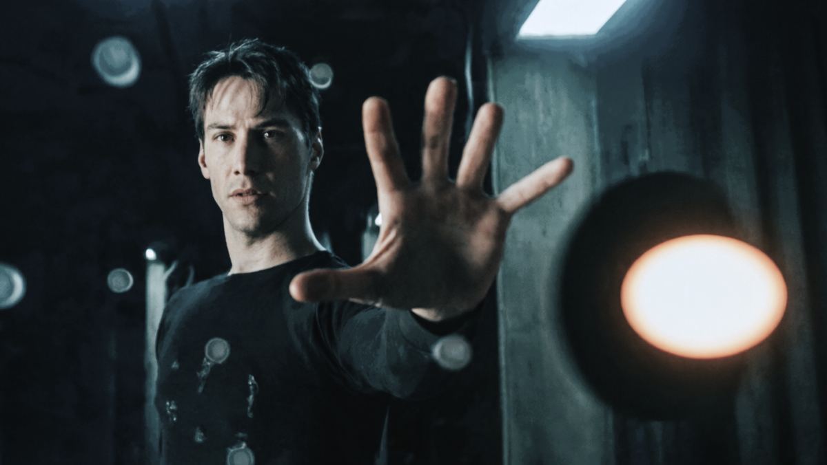 Кадр из фильма "Матрица" (1999)