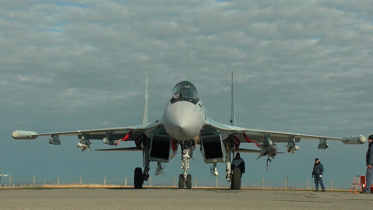 СУ-35 ВКС на аэродроме 