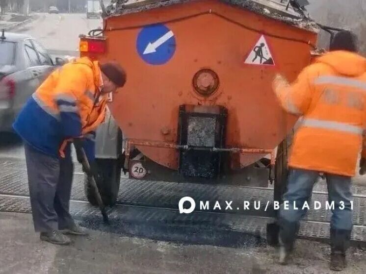     Коммунальщики сделали ямочный ремонт на улице Корочанской Белгорода, фото: пресс-служба администрации города Белгорода