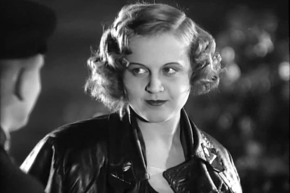    Татьяна Окуневская. Кадр из фильма «Горячие денёчки» (1935)