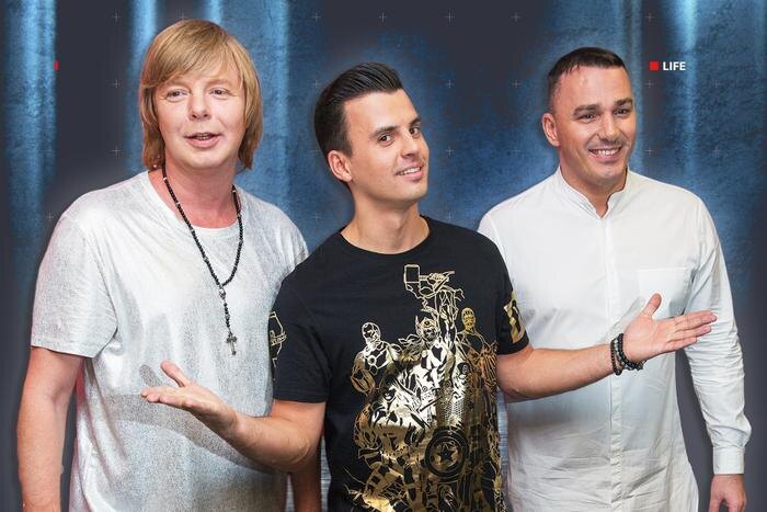 Сколько на самом деле зарабатывают «Иванушки»: 21 млн за концерт и свадьба Деревянко. Коллаж © Life.ru. Обложка © ТАСС / Елизавета Клементьева, © Freepik / vector_corp