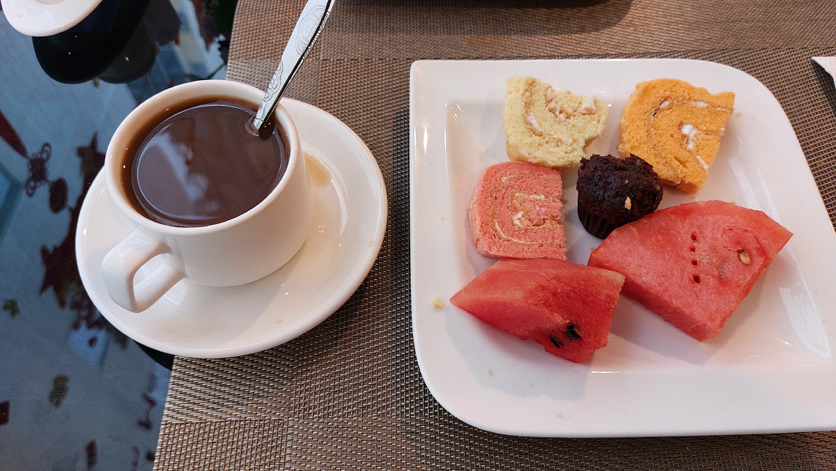 Последний кофе по-вьетнамски, даже на фото видно - густой, будто шоколад