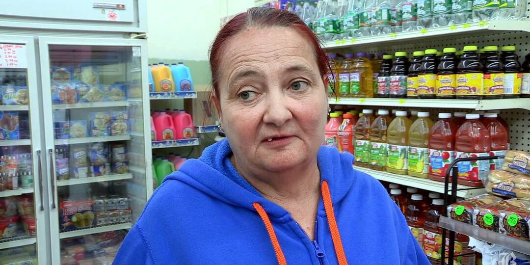 «Зачем вы моете полы руками»: Американка в шоке от русской уборки. Я показал ей генеральную уборку перед Пасхой