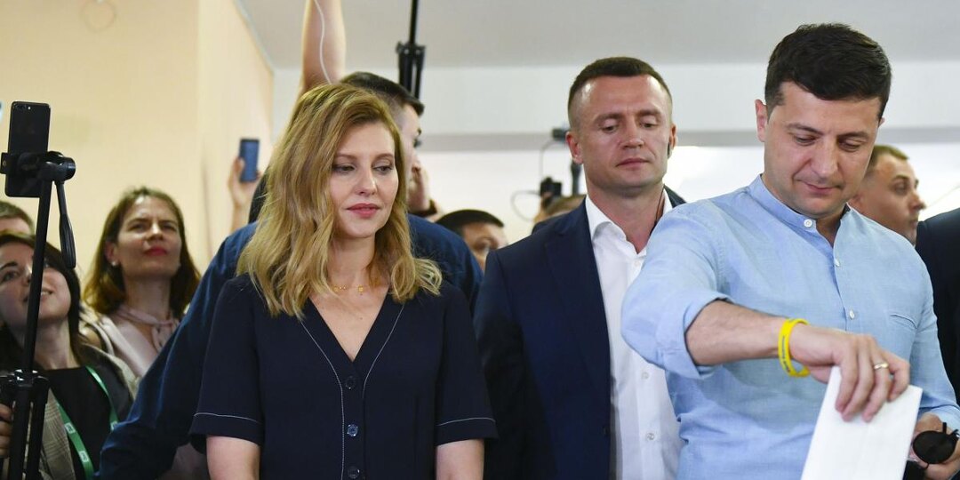 Игра ва-банк на выживание: Зеленский меняет контроль над землями на сохранение собственного кресла