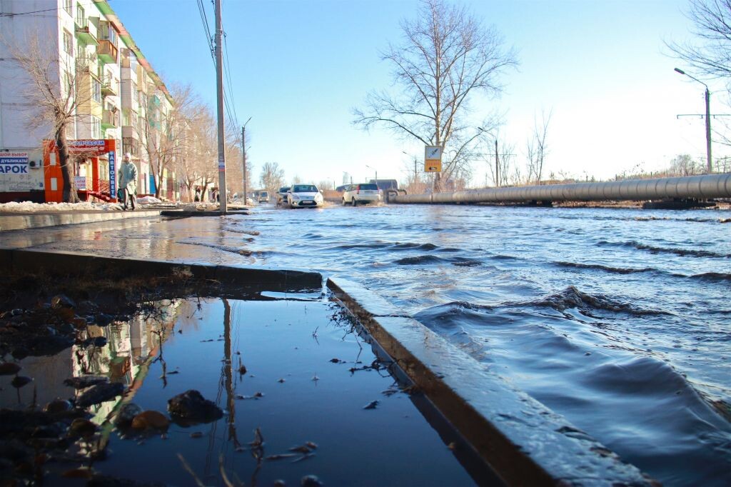     Лужи. Оттепель..Сергей Кулыгин "БР"