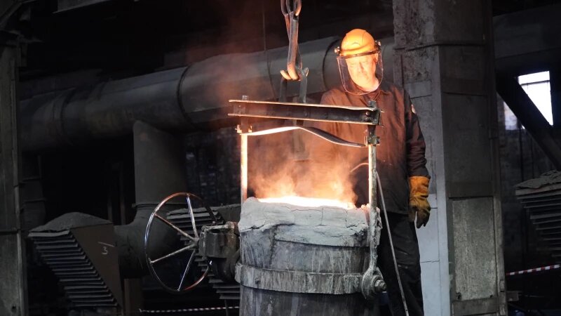     Работа участников технофорума «АртПром» 2025. Первое место в номинации «Лучшее фото о промышленности». Студенты Алтайского политехнического техникума Александр Зеленин и Илья Кравчук