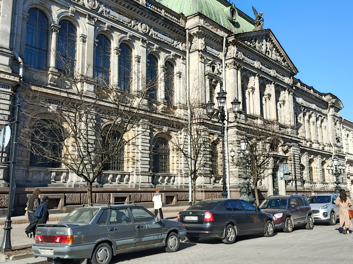 Здание музея Академии им. Штиглица в Соляном переулке.