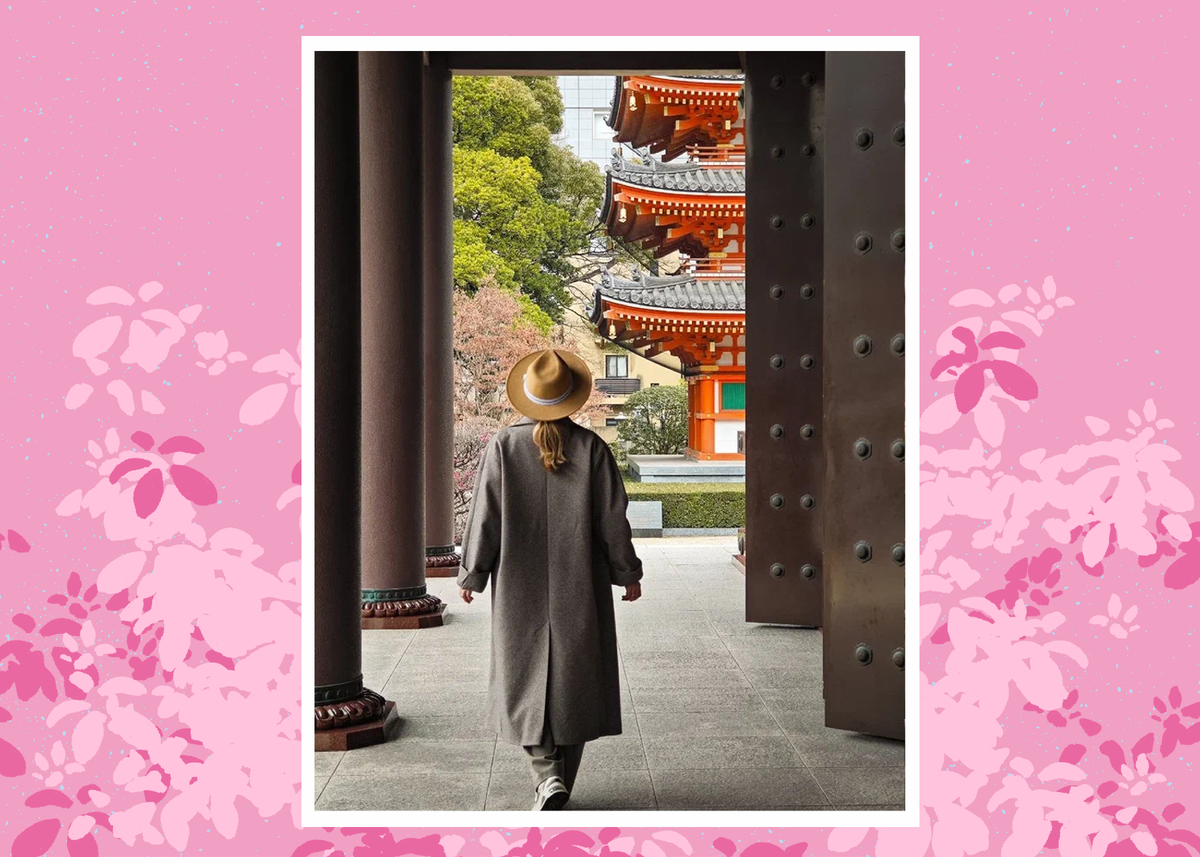 Пик сезона цветения сакуры в Японии ожидается в конце марта – начале апреля. В разных городах он наступает в разное время. В Токио полное цветение прогнозируется на 27 марта, Киото – 1 апреля, Саппоро – 28 апреля, Фукуока – на 29 марта.
