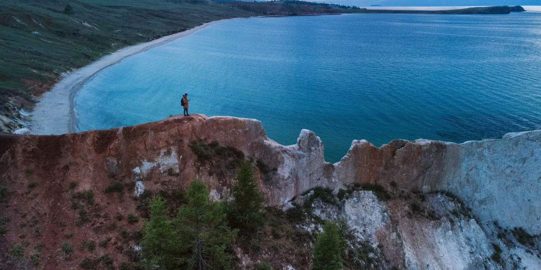 Как глубина Байкала влияет на температуру воды и климат