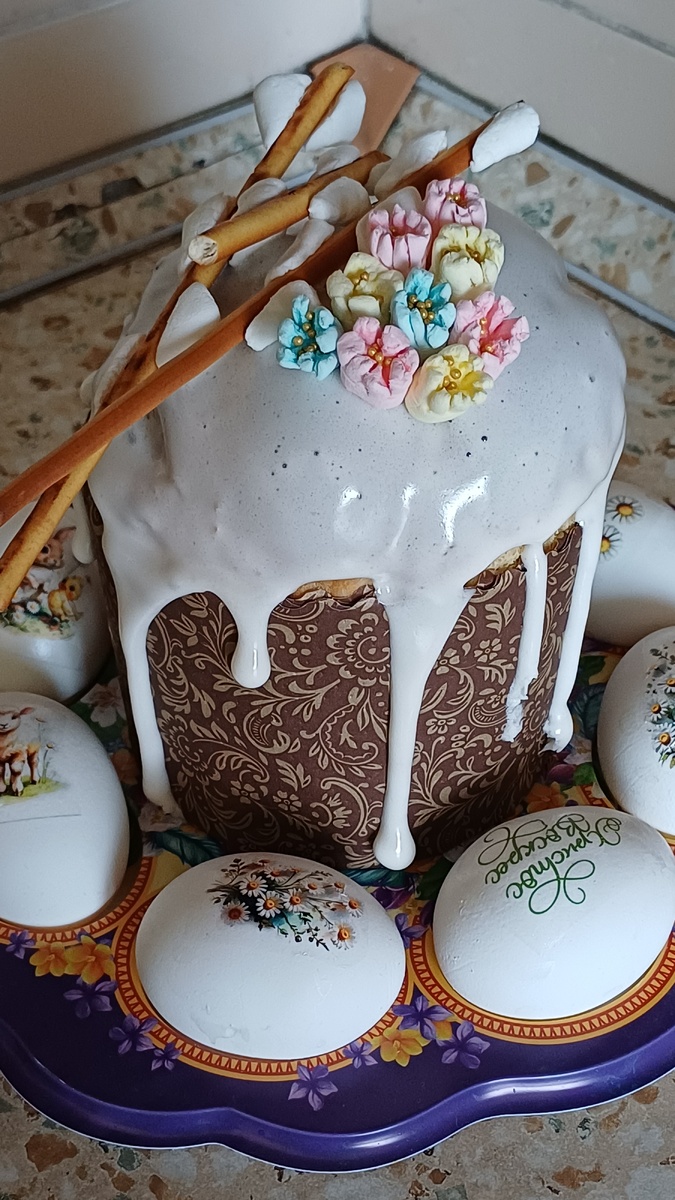 Только на фото увидела, что маленькая веточка, лежит, как хворостинка в костре. Ну да как есть.