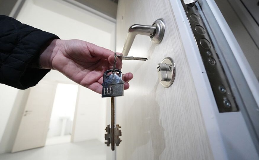 «Ипотека — современное крепостное право. Демографический кризис нарастает»: в Госдуме забили тревогу