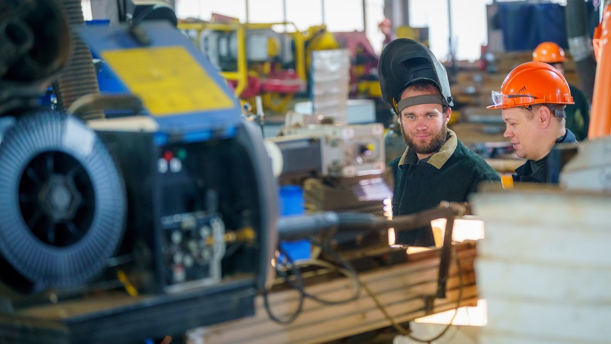    Югра вошла в топ регионов по трудоустройству
