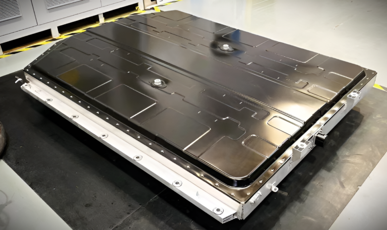 Нормальная работа от -40°C до 60°C, зарядка за 11 минут и стабильность при нагреве до 200 °C. Представлена натрий-ионная батарея BAIC