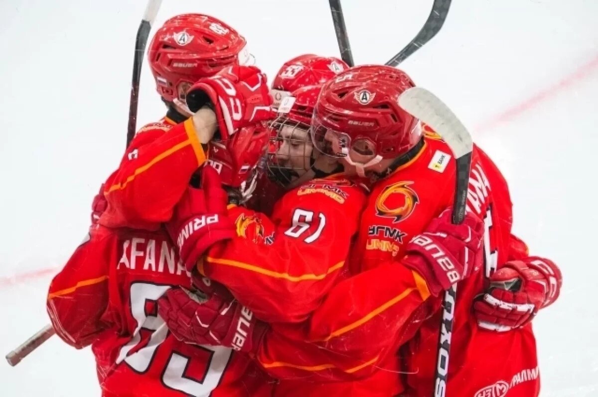    Хоккеисты «Авто» обыграли «Толпар» и обеспечили себе выход в плей-офф