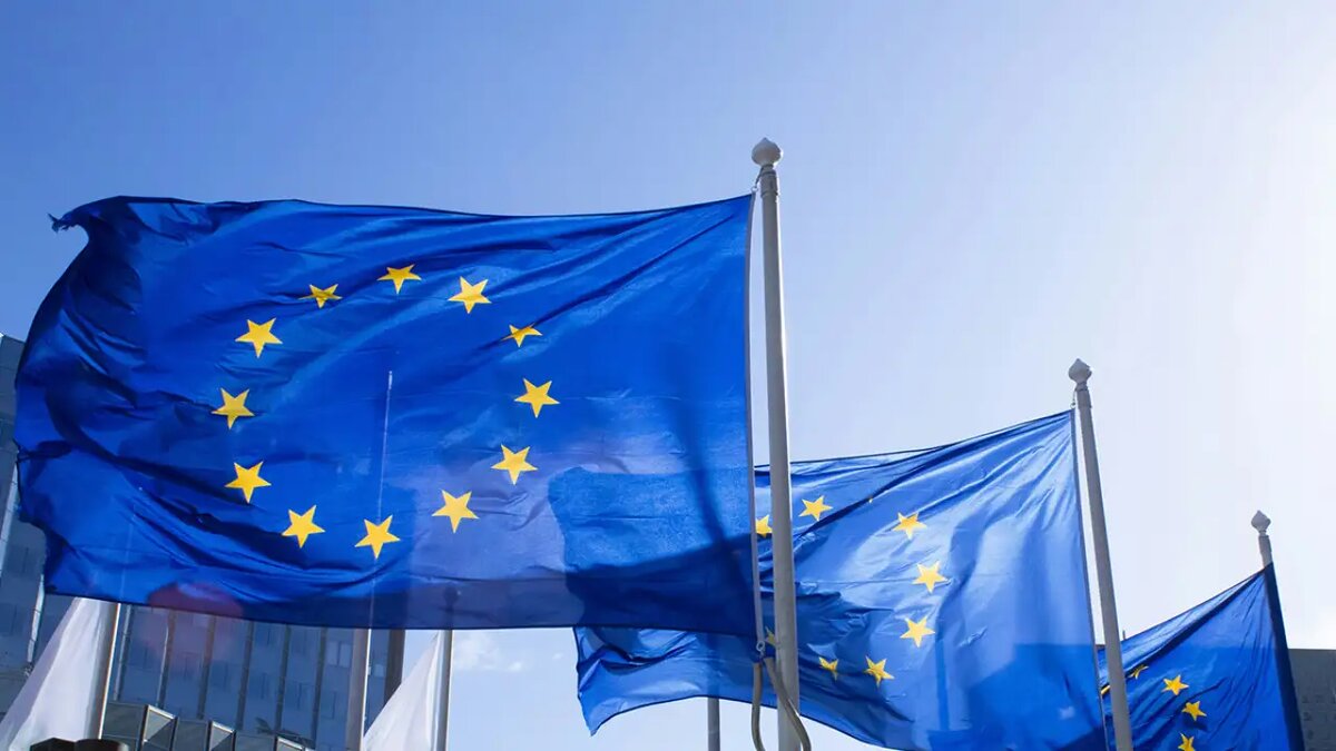    Флаги Евросоюза. © unsplash.com / ALEXANDRE LALLEMAND