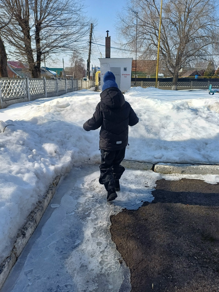  в частном секторе нашего города. Да и такое у нас есть. Как будто в селе