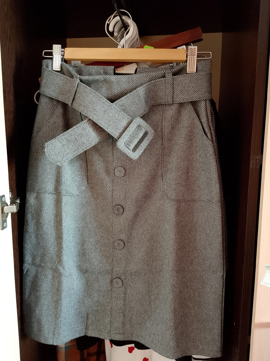 Только одна прямая юбка сейчас нравится 