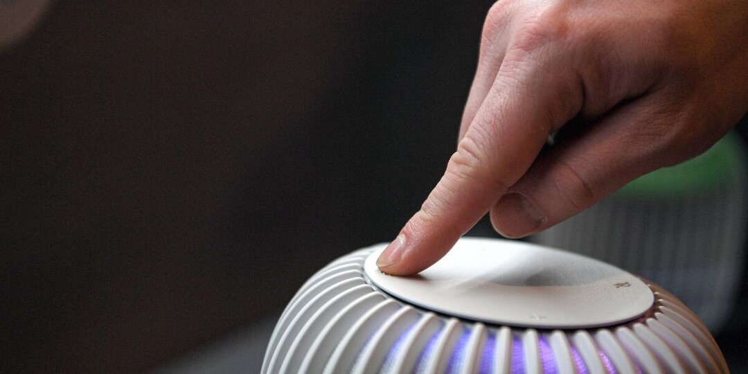 МВД рассказало, как мошенники используют умные колонки для слежки