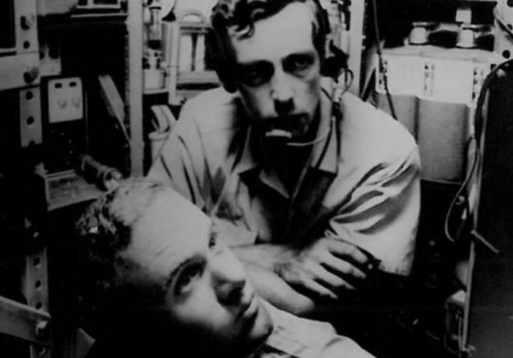 Исследователи в лодке