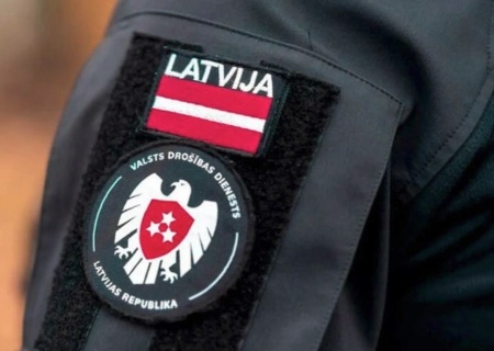    В Латвии будут судить двух поджигателей, якобы завербованных Россией. Доказательств вербовки нет