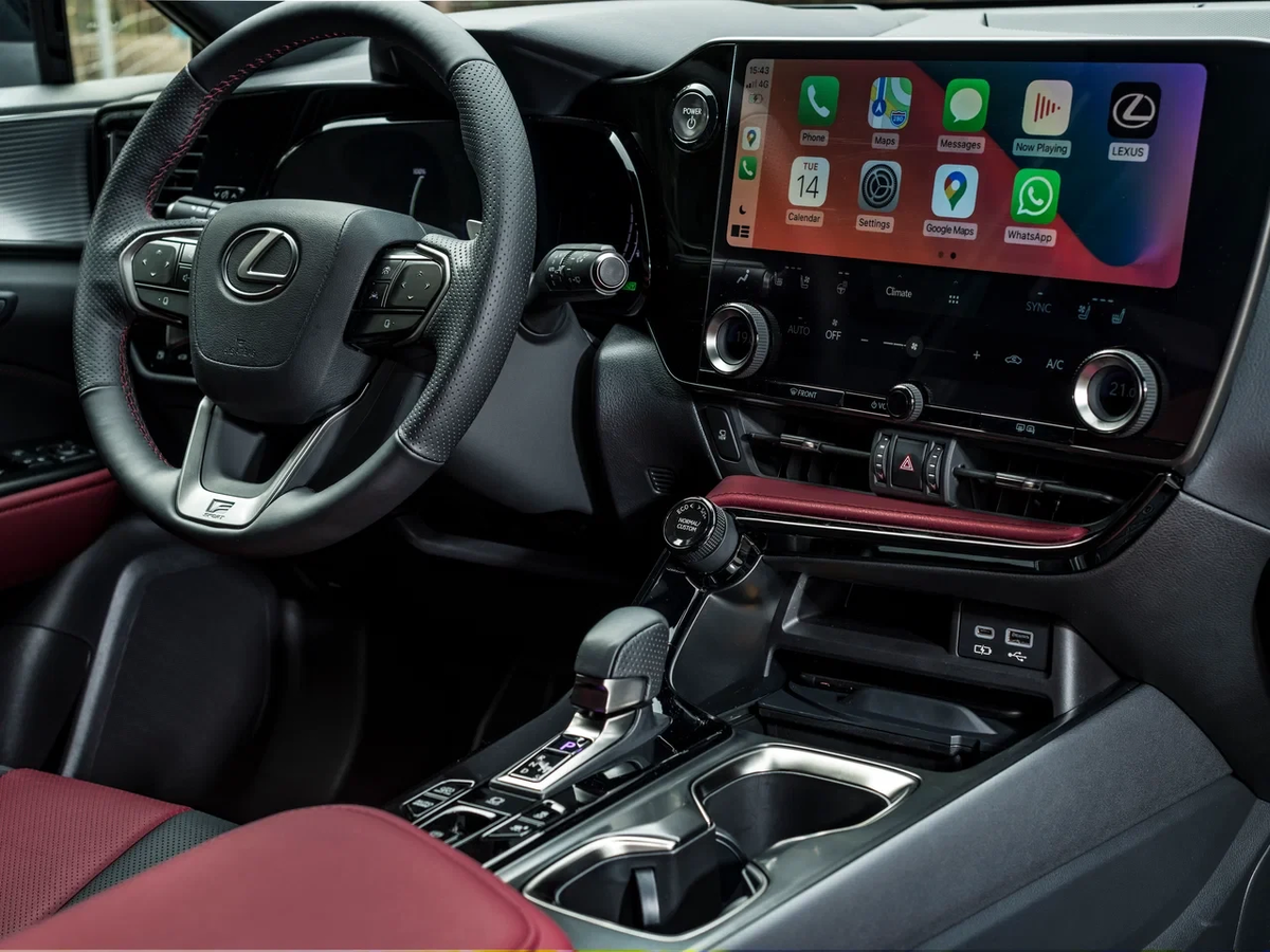 салон Lexus NX 200