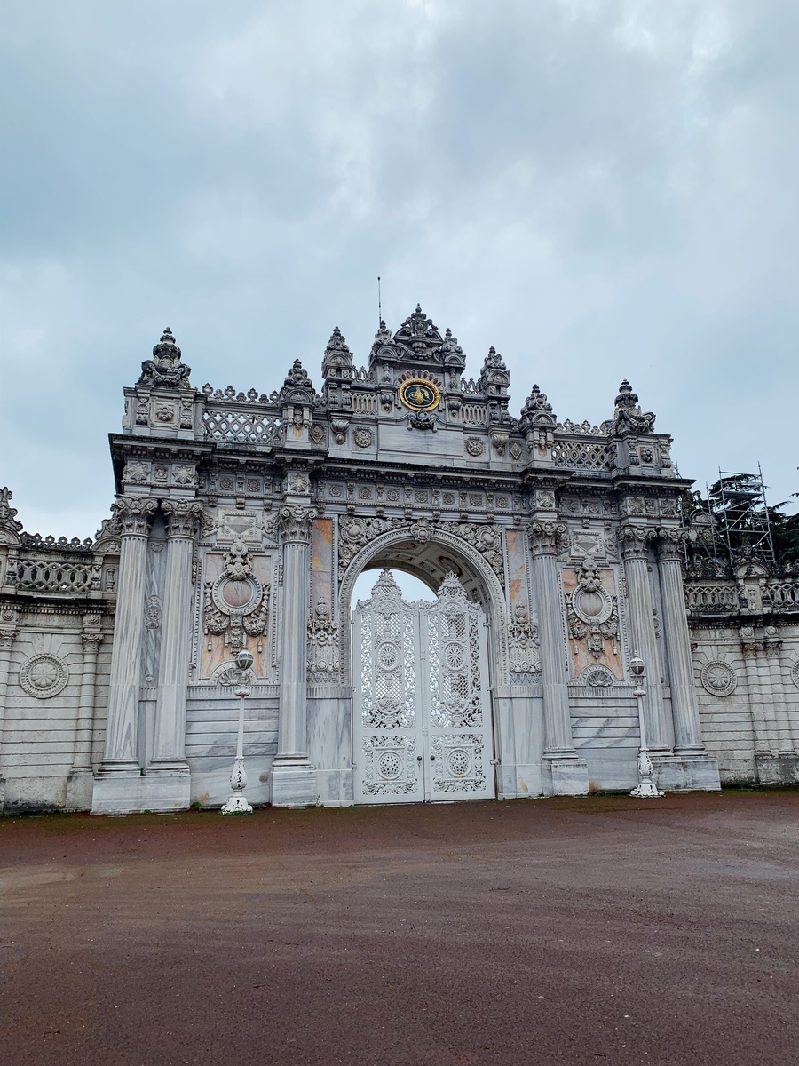 Дворец Долмабахче