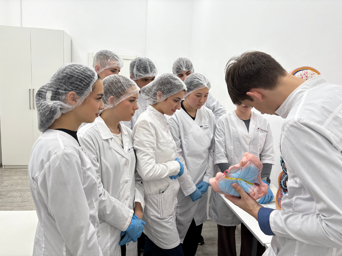 Студенты медицинского колледжа "МедСкиллс"