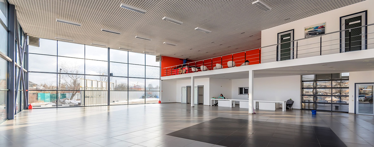 Машины стоят. Покупателей нет. Рынок упал туда, куда не падал даже в 2008-м.