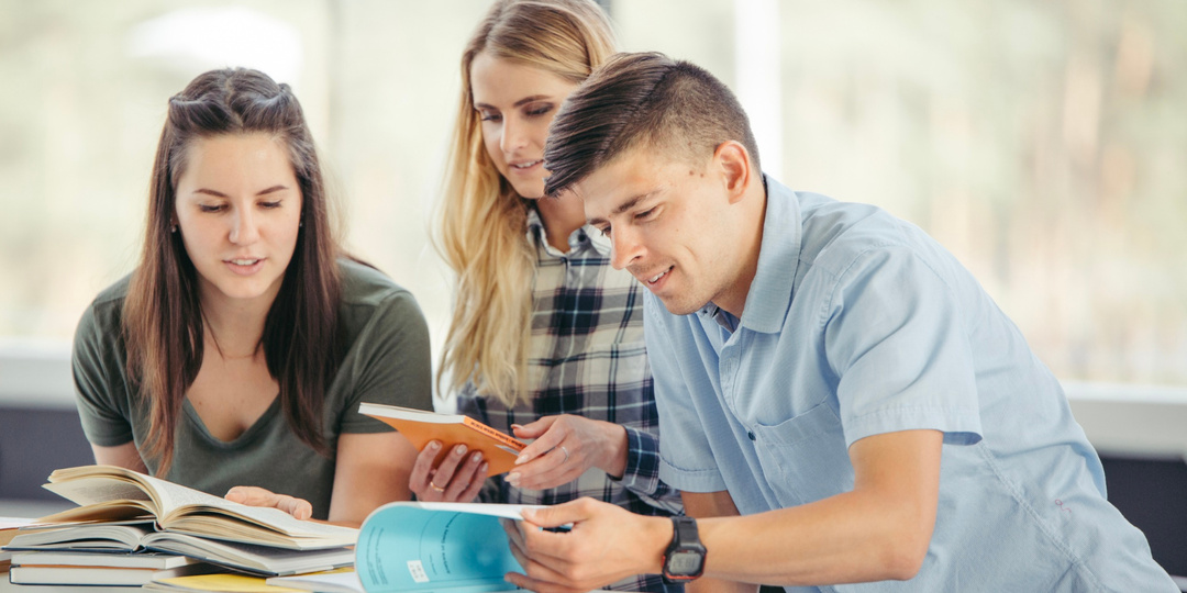 Средний балл аттестата в колледже: как оценить свои шансы на поступление