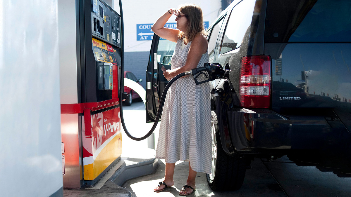    Бензин цена США 2022 AP