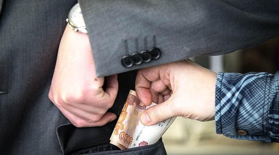 Стоит ли давать взятку, чтобы получить военный билет?