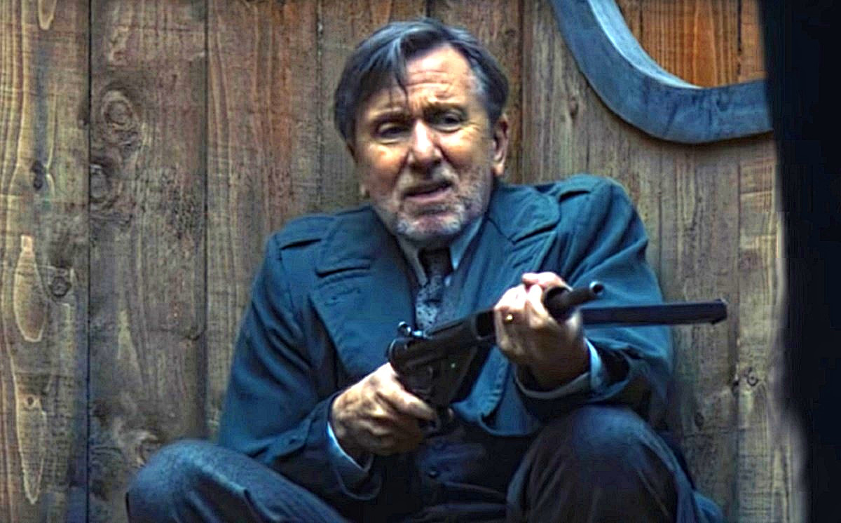 - 64 года! Ну какой боевик, о чём вы? Где мои домашние тапочки, камин и коньяк? 