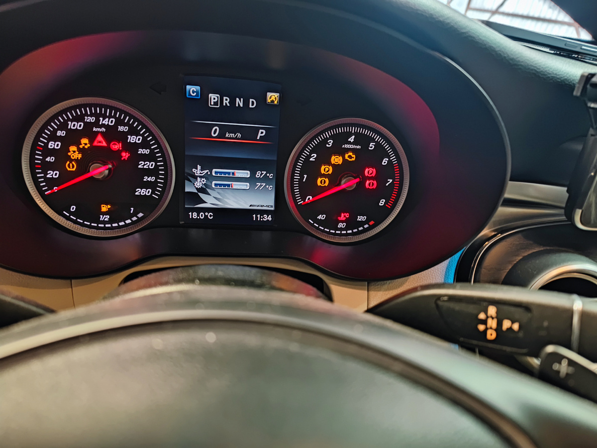 Mercedes GLC 250 2018г 211л.с. - АМГ Меню