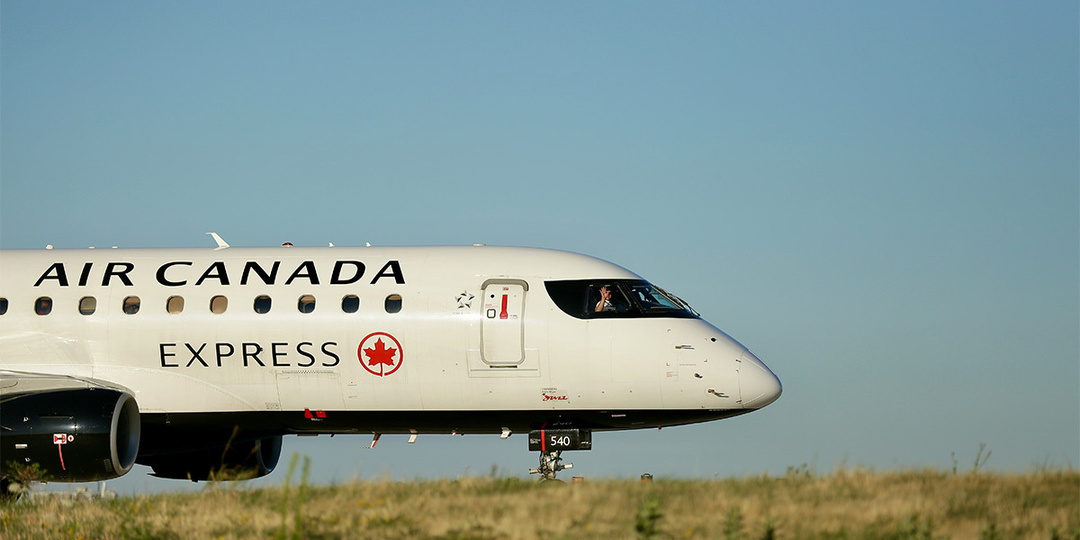 В Нью-Йорке при столкновении самолета с машиной пострадали четыре человека