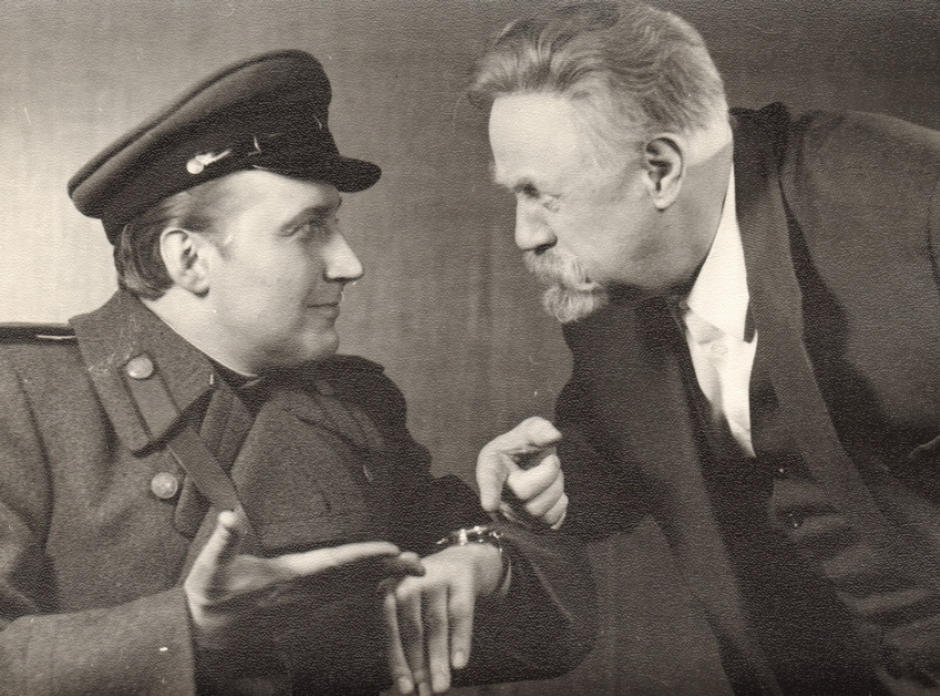 Вася Каретников – В.А. Борцов, Федор Алексеевич Воронцов – М.И. Жаров. "Так и будет" К.Симонова