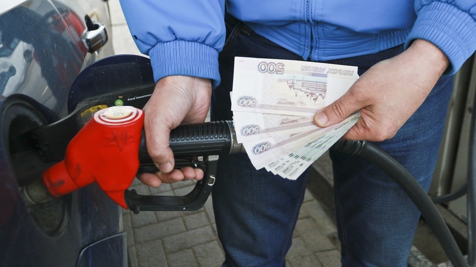 Цены на бензин изменились за неделю на заправках Братска