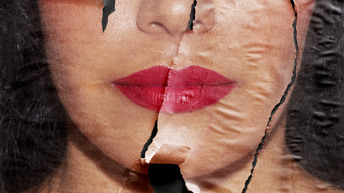 Пользователи Сети высмеяли блогера из Твери за помаду Gucci за 11 тысяч