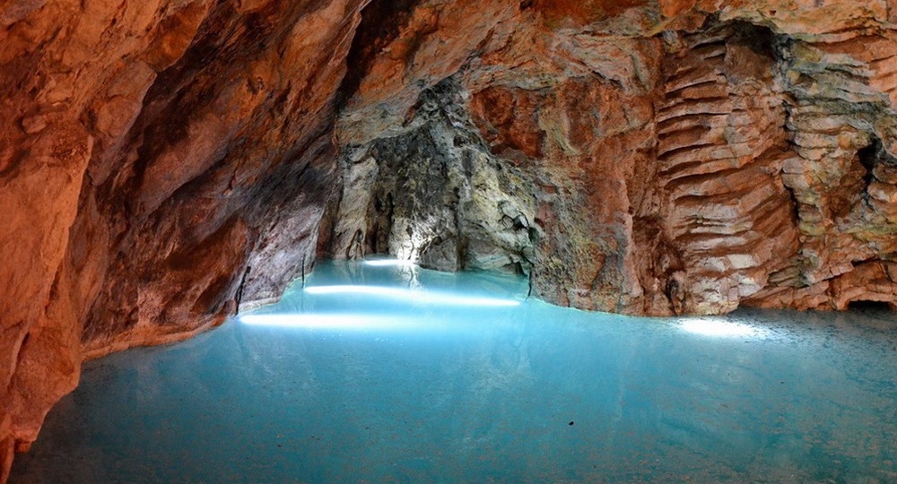 Озеро Провал в Пятигорске: бирюзовая жемчужина в сердце Машука