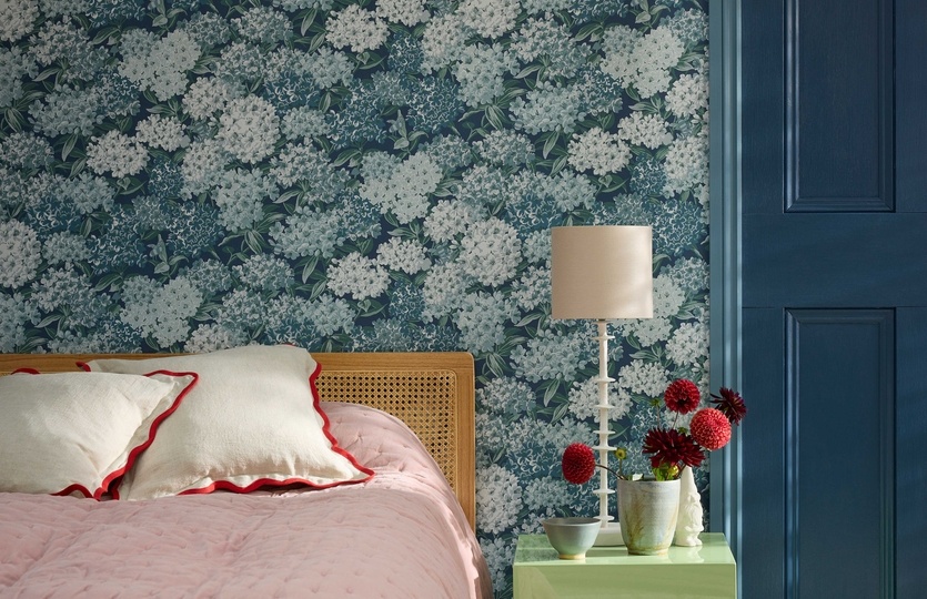 Как обновить дом к весне: яркие принты и цветочные мотивы