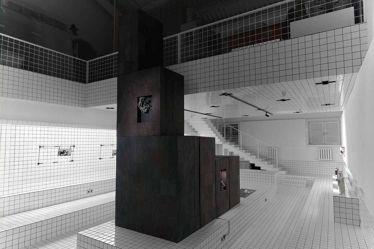    Экспозиция выставки «Doll’s Dream / На плечах слепых гигантов»