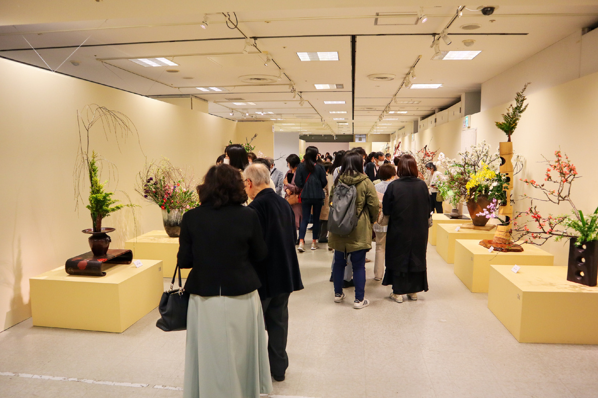 Все фото сделаны на ежегодной выставке Икебаны в ТЦ Такасимая рядом со станцией Синдзюку. 