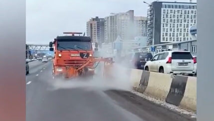     Красноярские коммунальщики начали весеннюю уборку города