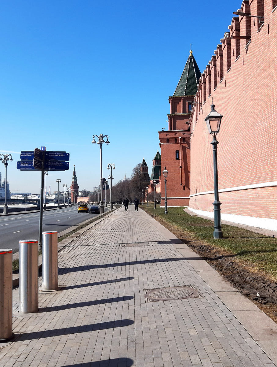 Весна 2026 в Москве. Прогулка по Кремлёвской набережной.