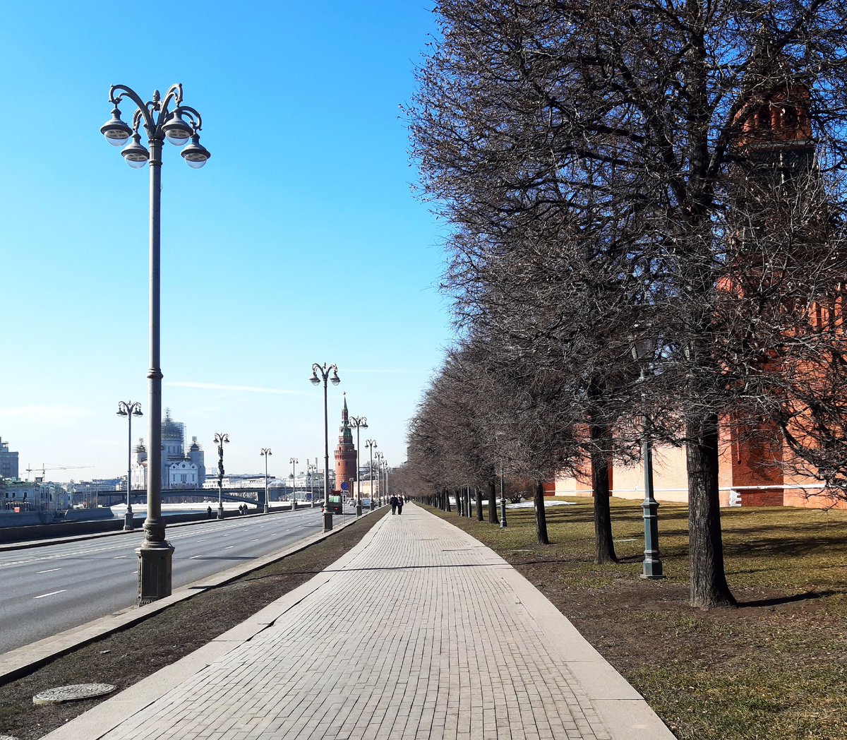 Весна 2026 в Москве. Прогулка по Кремлёвской набережной.