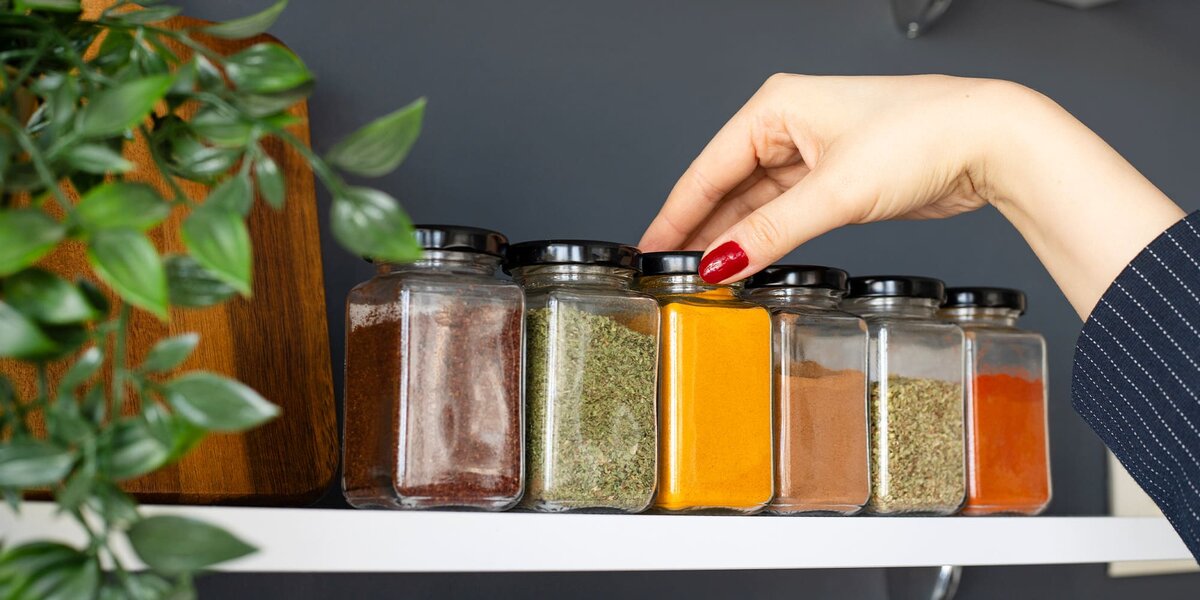 Любимые специи всегда под рукой, они делают каждое блюдо особенным.