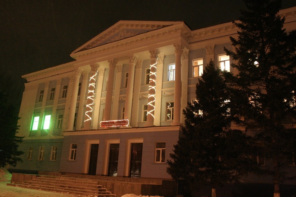    В АГИК разгорелся конфликт между преподавателем актерского мастерства и студенткой Олег УКЛАДОВ