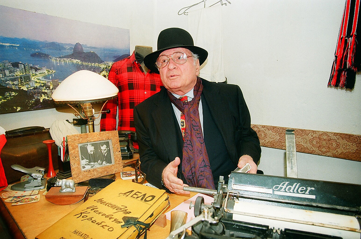    Образование Гомиашвили получил в Тбилисском художественном техникуме при Академии художеств. По словам артиста, в юности он был настоящим дебоширом и даже несколько раз сидел в тюрьме за воровство и хулиганство / Legion-Media / Persona Stars