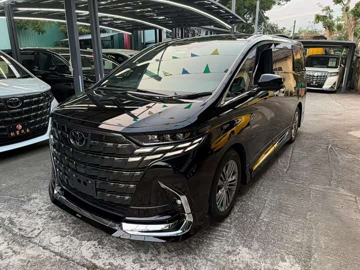 Toyota Alphard 2023год - смотрите фото