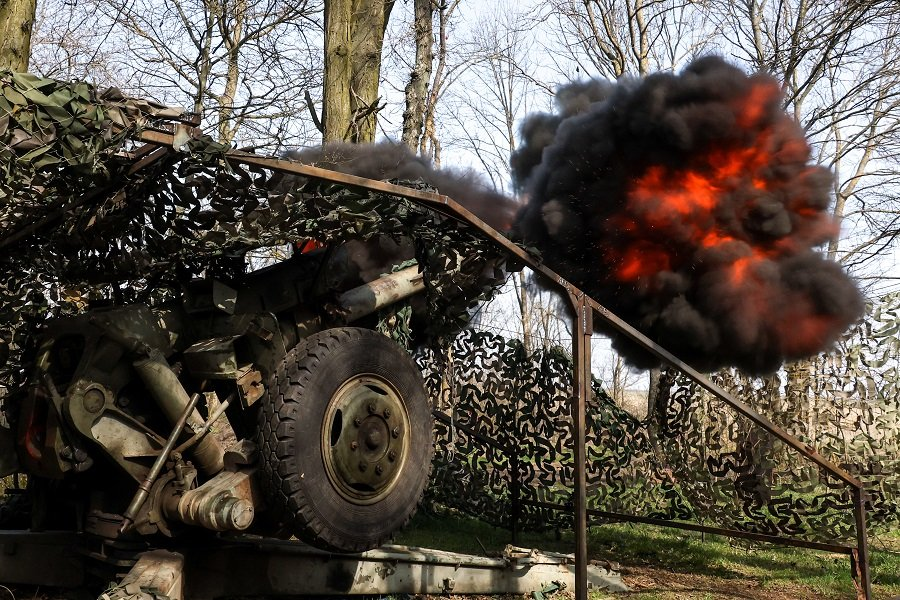 Боевая работа расчета 122-мм гаубицы Д-30 в зоне СВО - Фото: Александр Полегенько/ТАСС